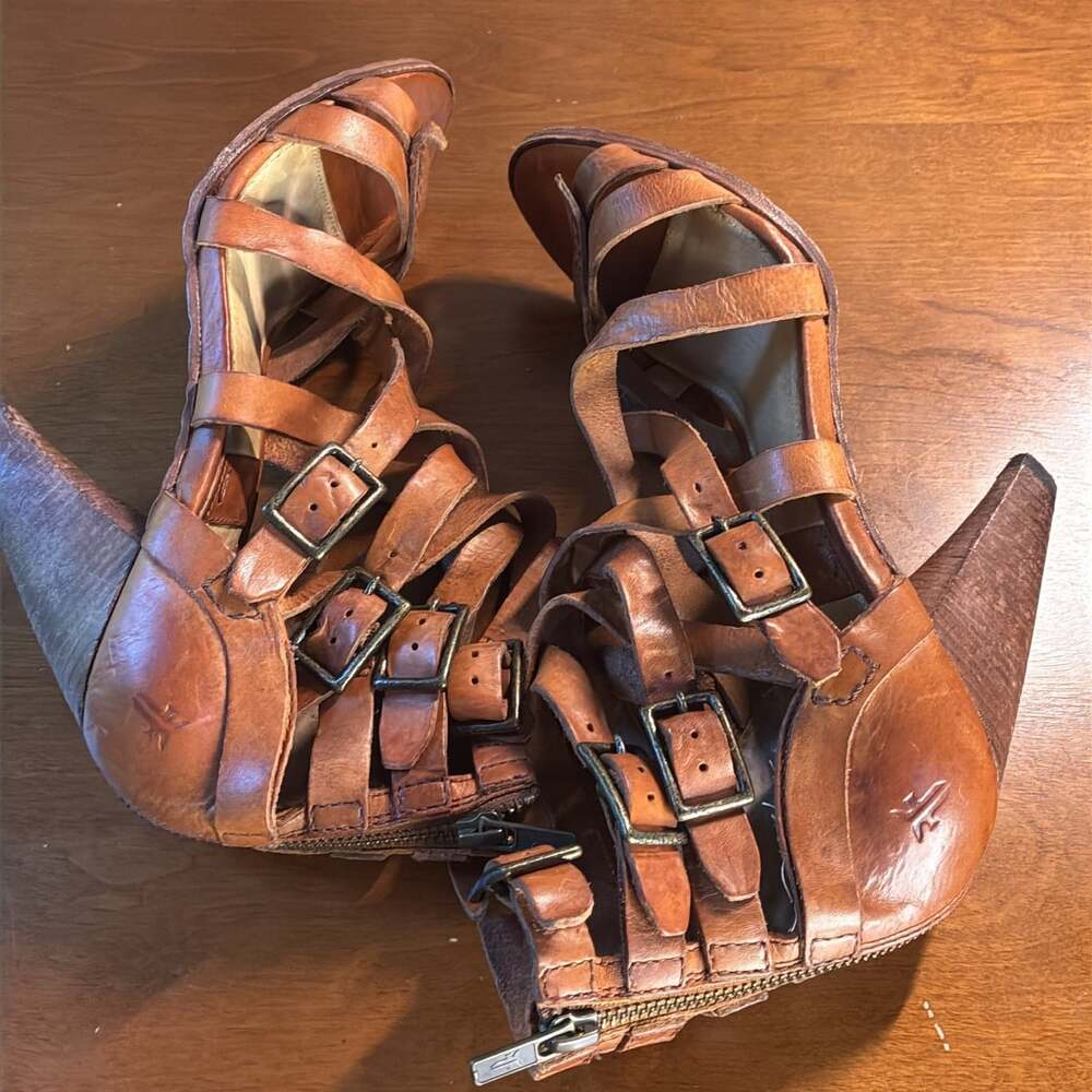 Frye Gladiator Style strappy multi-buckle brown leather high-heeled sandals Size